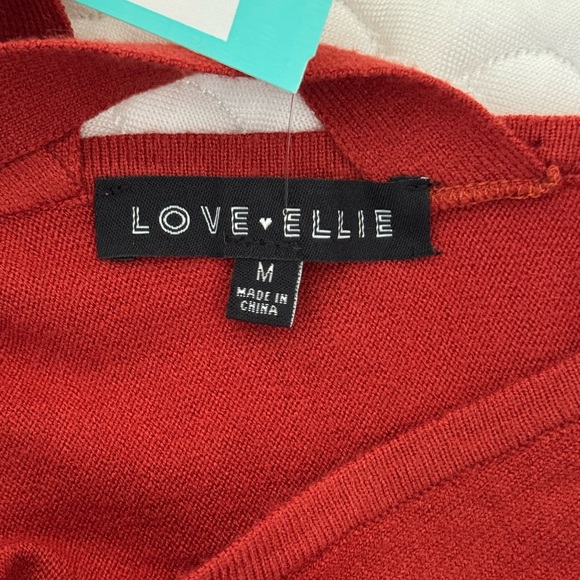 Mia Back Detail Pullover V-Neck Sweater - Picture 3 of 5